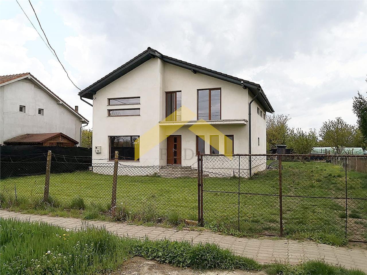 Casa de vanzare in localitatea Iratosu